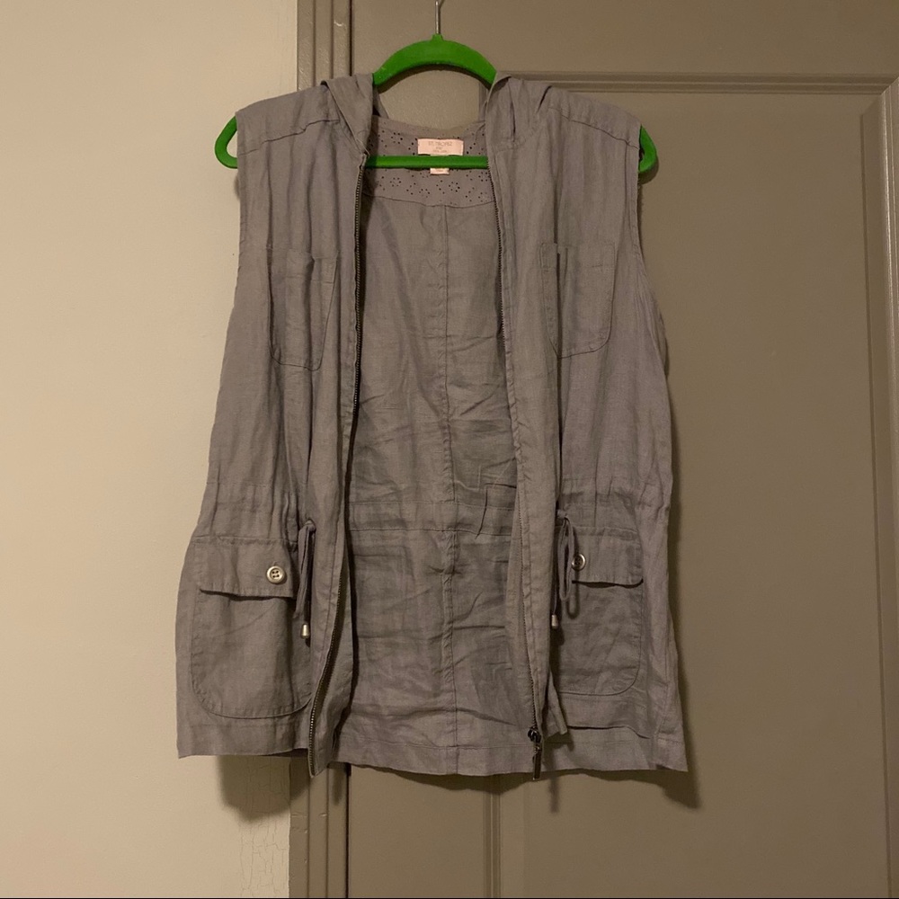 St. Tropez gray linen cargo vest
